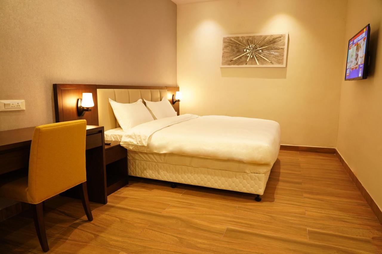 Hotel D Dev Vijayawada Exterior photo